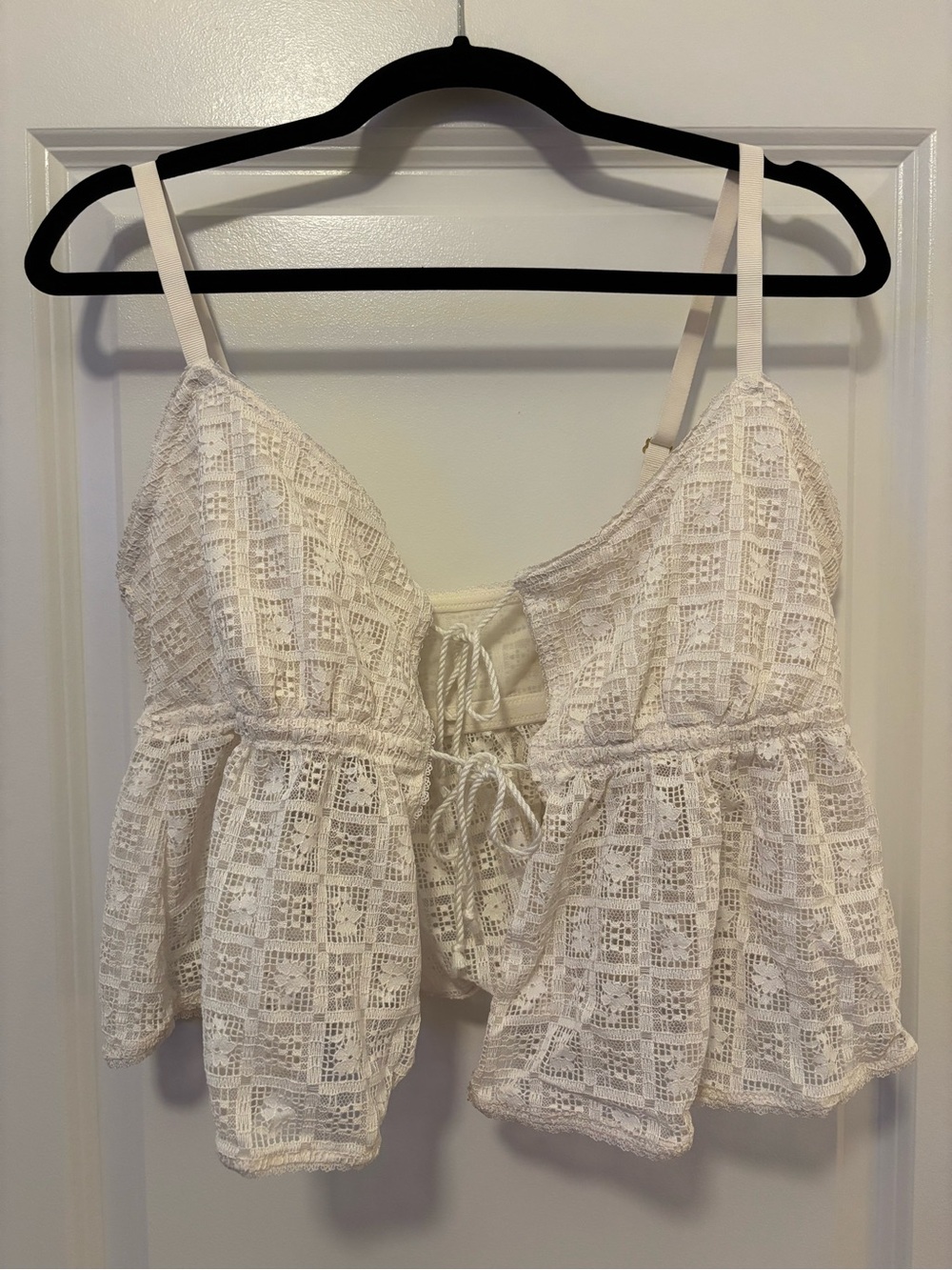 NEW. UNWORN. aerie White Lace Tie-Back Peplum Cami